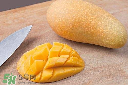 買(mǎi)芒果怎么挑？怎么辨別芒果是不是催熟的？