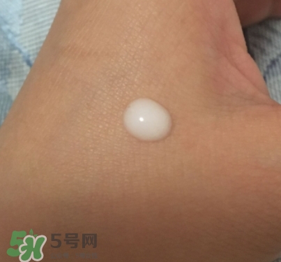 olay小臉精華怎么用？olay玉蘭油臻粹小臉精華使用心得