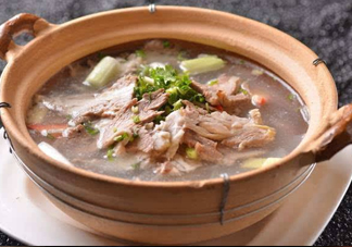牛骨頭湯要放哪些食材？牛骨頭湯要煮多長(zhǎng)時(shí)間