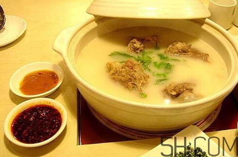 牛骨頭湯補(bǔ)什么？牛骨頭湯不能和什么一起吃