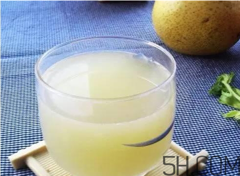 雪梨能和牛奶一起吃嗎？雪梨可以和牛奶榨汁嗎？