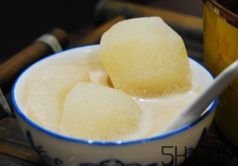 雪梨能和牛奶一起吃嗎？雪梨可以和牛奶榨汁嗎？