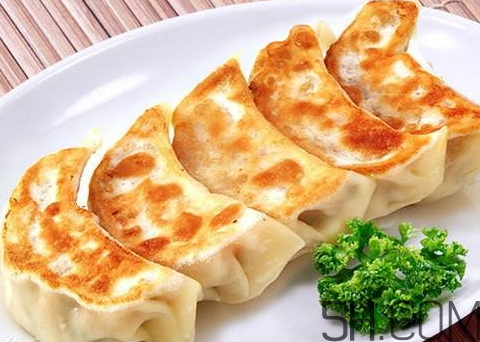 煎餃怎么煎才酥脆好吃？煎餃怎么做好吃？