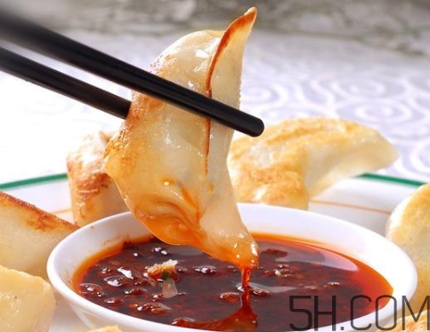 煎餃怎么煎才酥脆好吃？煎餃怎么做好吃？