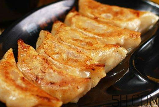 煎餃怎么做不粘鍋？煎餃粘鍋怎么辦？