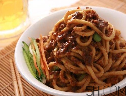 炸醬面可以用掛面嗎？炸醬面用什么面條？
