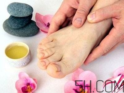 大蒜泡酒可以治腳氣嗎？治腳氣的方法有哪些？