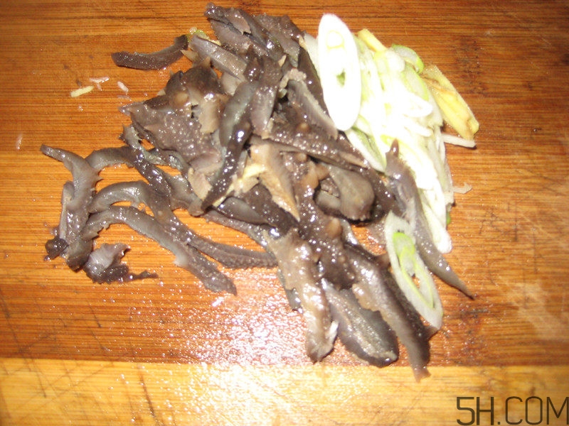 蘑菇和海參能一起吃嗎？蘑菇海參湯的做法
