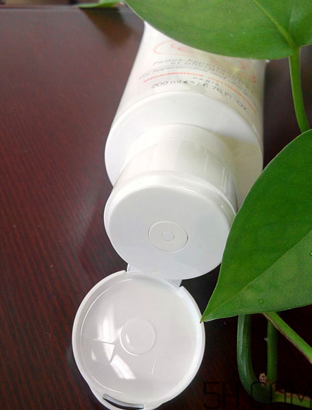 雅漾舒緩特護(hù)潔面乳怎么樣？好用嗎？