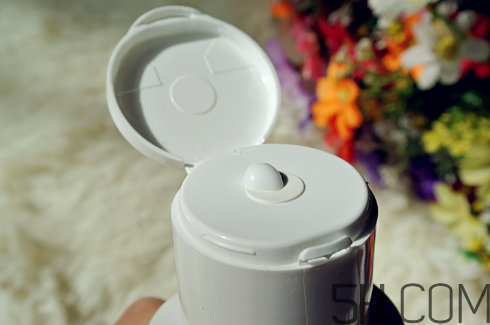 雅漾舒緩特護(hù)潔面乳怎么樣？好用嗎？