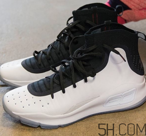 under armour curry 4白黑配色什么時候發(fā)售_多少錢？