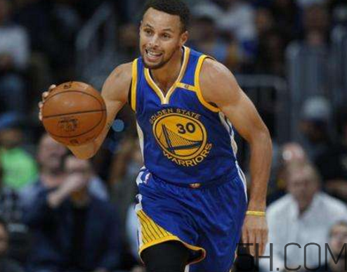 under armour curry 4白黑配色什么時候發(fā)售_多少錢？