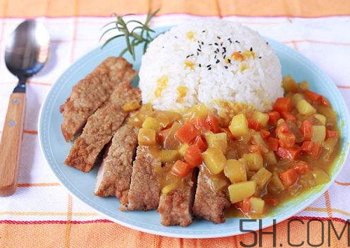 咖喱飯可以隔夜吃嗎？咖喱飯能放多久？