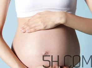 孕晚期肚子疼影響胎兒?jiǎn)幔吭型砥诙亲酉駚?lái)月經(jīng)一樣疼