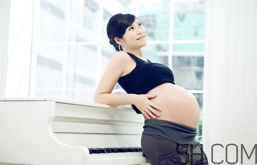 孕晚期肚子疼影響胎兒?jiǎn)幔吭型砥诙亲酉駚?lái)月經(jīng)一樣疼
