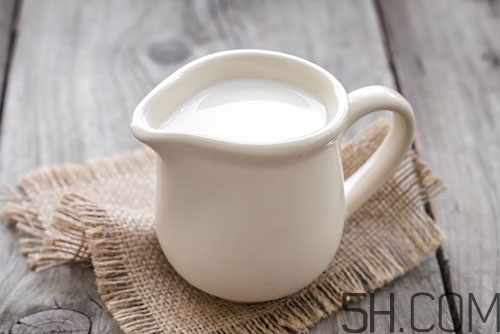牛奶煮開了還有營養(yǎng)嗎？牛奶可以加熱嗎？