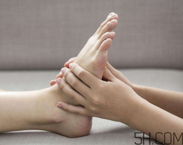 腳氣是缺乏維生素嗎？腳氣是缺什么維生素？