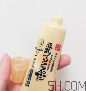 眼霜用在水乳之前還是之后？眼霜和水乳使用的順序