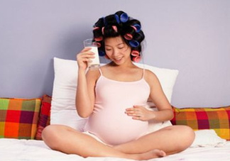 孕婦奶粉和鈣片可以一起吃嗎？喝孕婦奶粉還需要吃鈣片嗎？