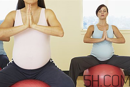 孕婦瑜伽球什么時候開始用？孕婦瑜伽球怎么用？