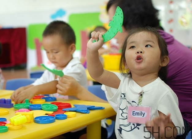 寶寶上幼兒園需要準(zhǔn)備什么？寶寶上幼兒園哭鬧怎么應(yīng)對？