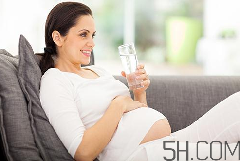 孕婦可以喝隔夜開水嗎？孕婦可以喝隔夜湯嗎？