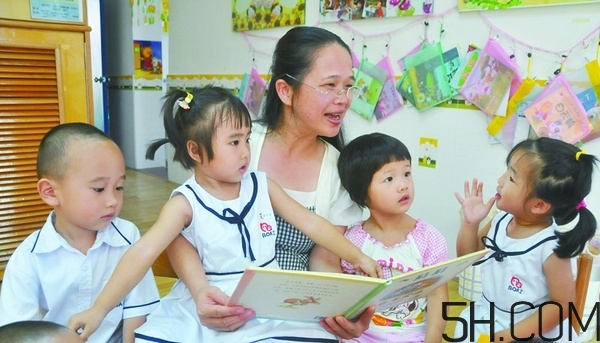 寶寶多大上幼兒園合適？寶寶上幼兒園早好嗎？