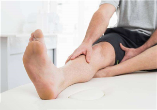 腳氣用鹽水泡腳有用嗎？用鹽水泡腳治腳氣嗎？