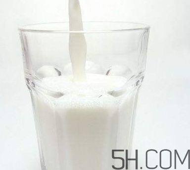 孕婦奶粉和鈣片可以一起吃嗎？喝孕婦奶粉還需要吃鈣片嗎？