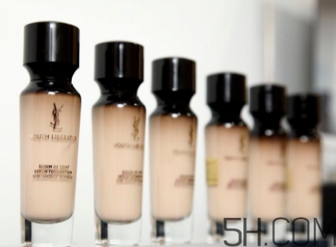 ysl女神粉底液怎么樣？ysl女神粉底液和超模粉底液對(duì)比
