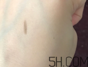 水粉霜是什么？水粉霜是粉底液嗎？