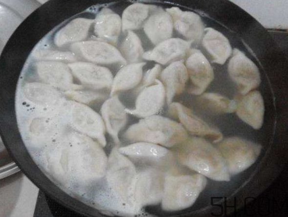 煮餃子怎么煮不破皮？煮餃子怎么看熟沒熟？