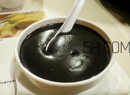 黑芝麻糊用開水沖還是溫開水？黑芝麻糊養(yǎng)胃嗎？