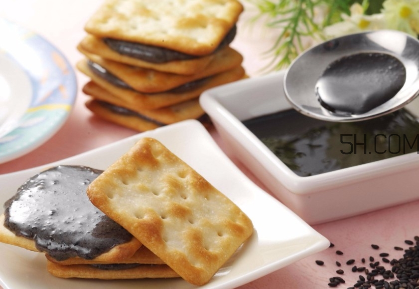 黑芝麻清洗掉色正常嗎？黑芝麻有黑色素嗎？