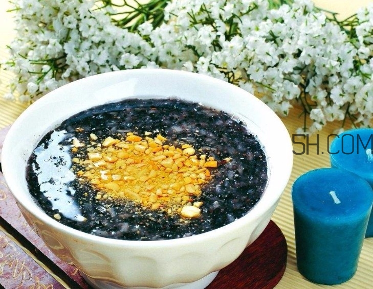 黑芝麻清洗掉色正常嗎？黑芝麻有黑色素嗎？