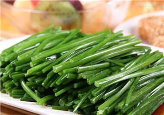 如何鑒別毒韭菜？吃野韭菜的營養(yǎng)價值