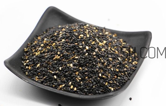 黑芝麻和白芝麻有什么區(qū)別？黑芝麻和白芝麻哪個(gè)好？