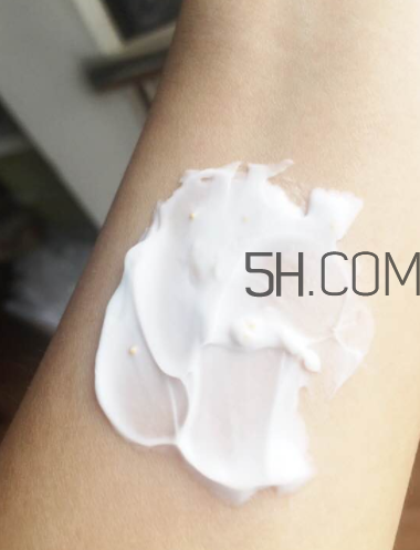 伊麗莎白雅頓身體乳怎么樣？伊麗莎白雅頓身體乳好用嗎？