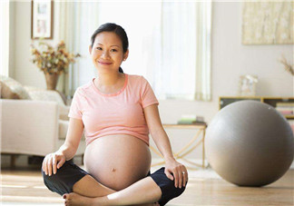 孕婦中晚期什么睡姿最好？孕婦豆?jié){做法