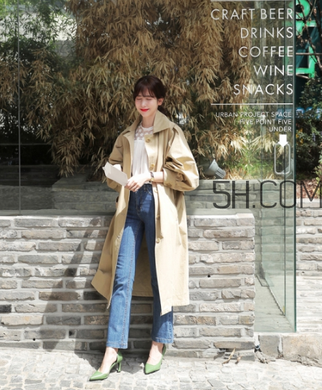 卡其色風(fēng)衣配什么鞋子？卡其色風(fēng)衣搭配鞋子圖片