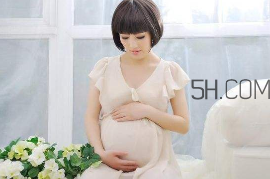 孕婦牙齦發(fā)炎腫痛怎么辦？早孕白帶有什么變化？