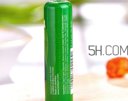 herbacin賀本清小甘菊唇膏怎么樣？小甘菊唇膏使用心得