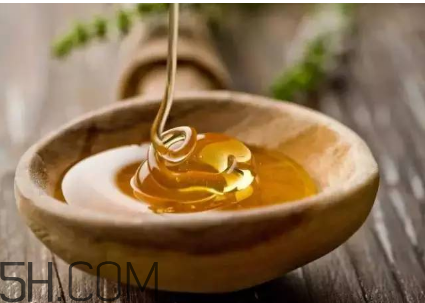 秋天喝蜂蜜有什么好處？秋天吃什么對身體好？