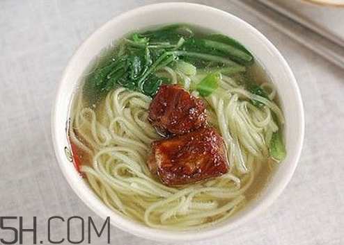 秋天喝蜂蜜有什么好處？秋天吃什么對身體好？