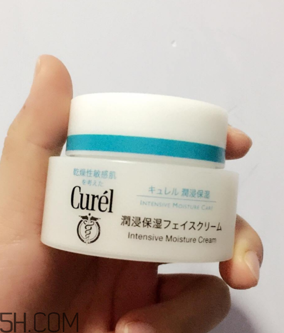 珂潤(rùn)面霜適合夏天用嗎？夏天用珂潤(rùn)面霜會(huì)油嗎？