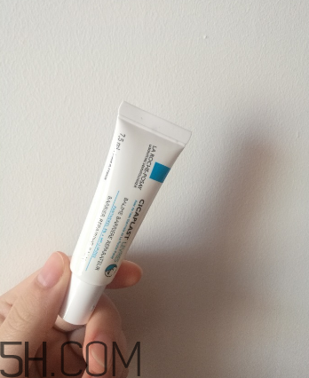 理膚泉b5修復(fù)潤唇膏怎么樣？理膚泉b5修復(fù)潤唇膏測評(píng)