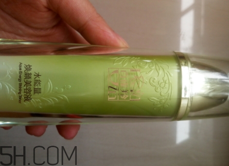 百雀羚爽膚水怎么樣？百雀羚爽膚水含酒精嗎？