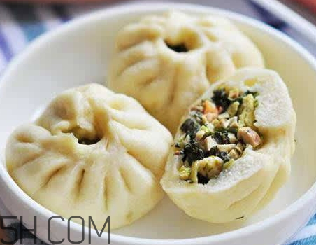 一個(gè)香菇青菜包的熱量大概是多少？一個(gè)香菇青菜包的熱量