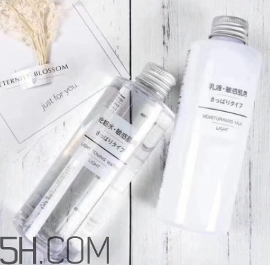 muji無印良品適合什么皮膚？無印良品適合油性皮膚嗎