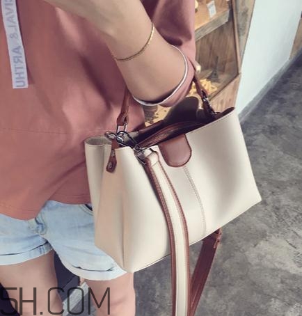 白色包包被衣服染色了怎么辦？白色包包染色怎么去除？